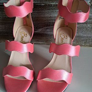 BEACON RARE PINK SATIN/SILK/SHINY/PROM/WEDDING/EASTER/BARBIE 3INCH HEEL SIZE 6M